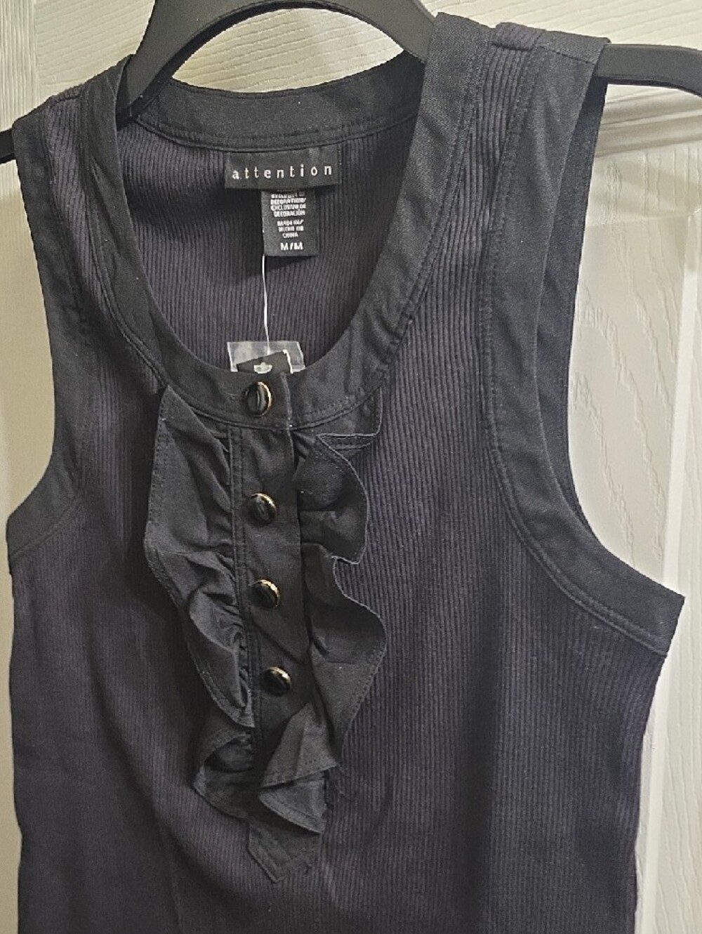 attention Black Ruffle-Front Ribbed Tank Size M - Picture 8 of 8